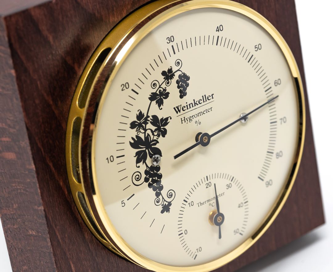 Wine Cellar humility &amp; Temperature on Mahogany Gauge